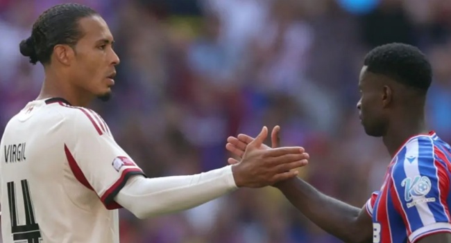 Guehi có thể là đối tác chơi ăn ý với Van Dijk.