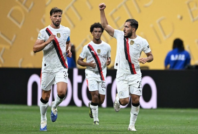 Cherki mang đến cho Man City thêm chất sáng tạo.