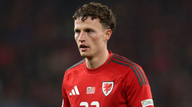 Nathan Broadhead là tân binh thứ 9 của Wrexham mùa này.