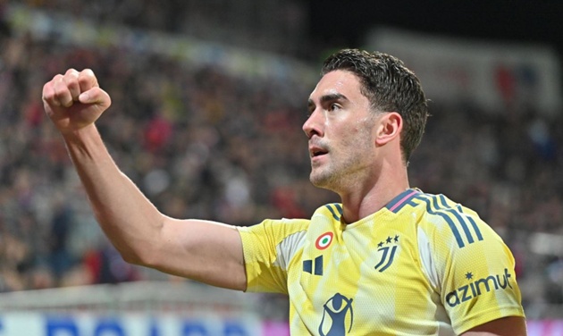 Ảnh bài viết Newcastle nhắm Vlahovic khi Isak đình công đòi sang Liverpool