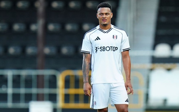 Atalanta theo sát Muniz của Fulham