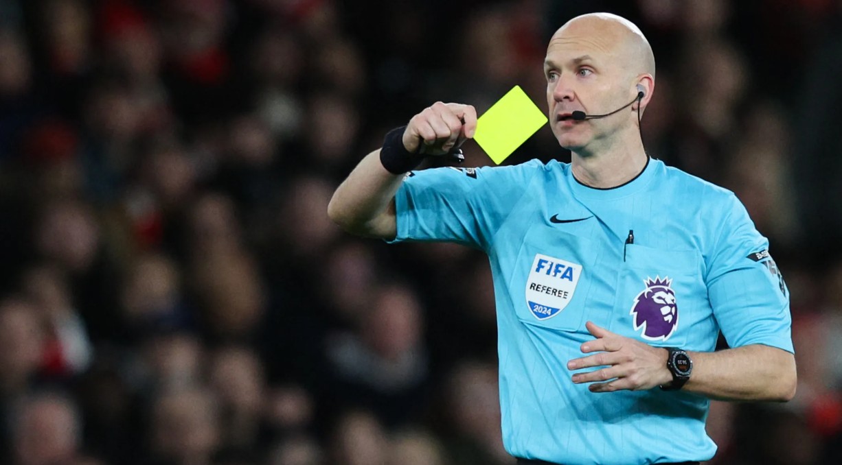 Ảnh bài viết Thẻ vàng là gì? Bao nhiêu thẻ sẽ bị truất quyền thi đấu?