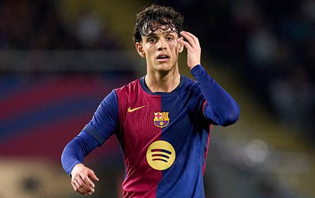 Hector Fort nằm trong tầm ngắm của Aston Villa.