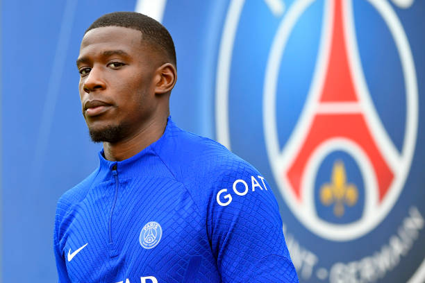 Mukiele không được trọng dụng ở PSG.