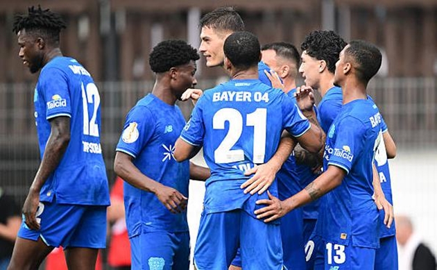 Bayer Leverkusen dễ dàng đánh bại Sonnenhof để đi tiếp tại Cúp quốc gia Đức.