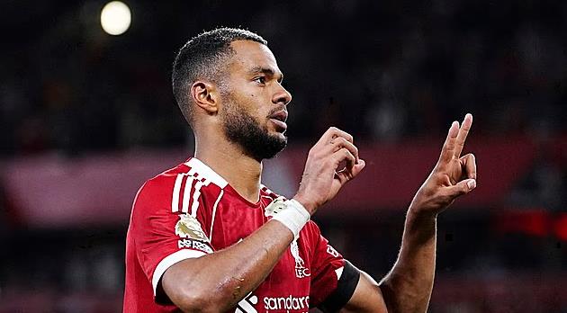 Cody Gakpo – 8.2 điểm: Chơi xông xáo bên cánh trái, ghi bàn nâng tỷ số 2-1 bằng cú dứt điểm hiểm hóc. Nguy hiểm ở các tình huống cố định.