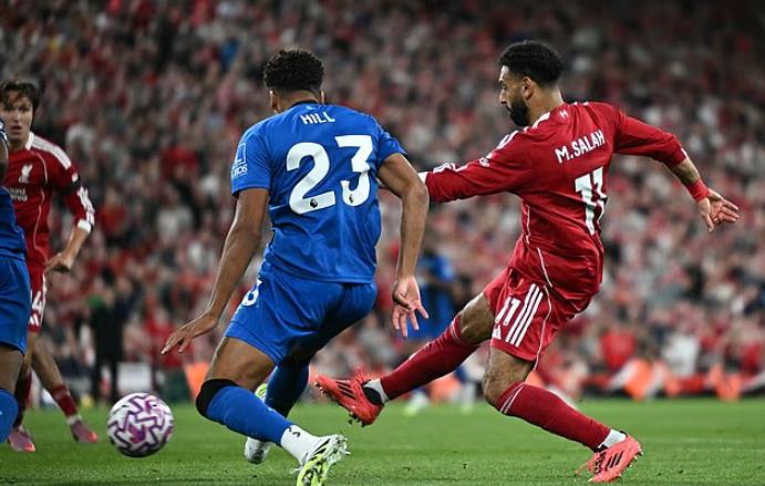 Mohamed Salah – 8.2 điểm: Tích cực dứt điểm thử thách thủ môn đối phương. Ghi bàn quyết định ở phút bù giờ với cú sút chân phải bất ngờ.