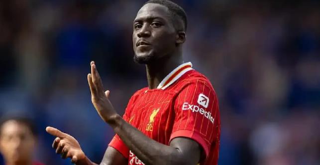 Ibrahima Konate – 7.5 điểm: Có những pha xử lý mạo hiểm nhưng thành công khi thoát pressing. Tuy nhiên, chậm phản ứng trong bàn thua đầu tiên.