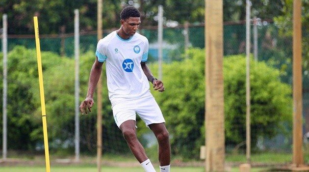 Tiền đạo Kyle Hudlin có chiều cao khủng.