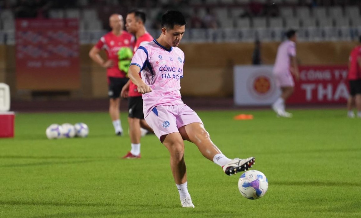 Trần Đình Trọng gặp chấn thương ở trận đấu với Thể Công Viettel. Ảnh: CAHN FC.