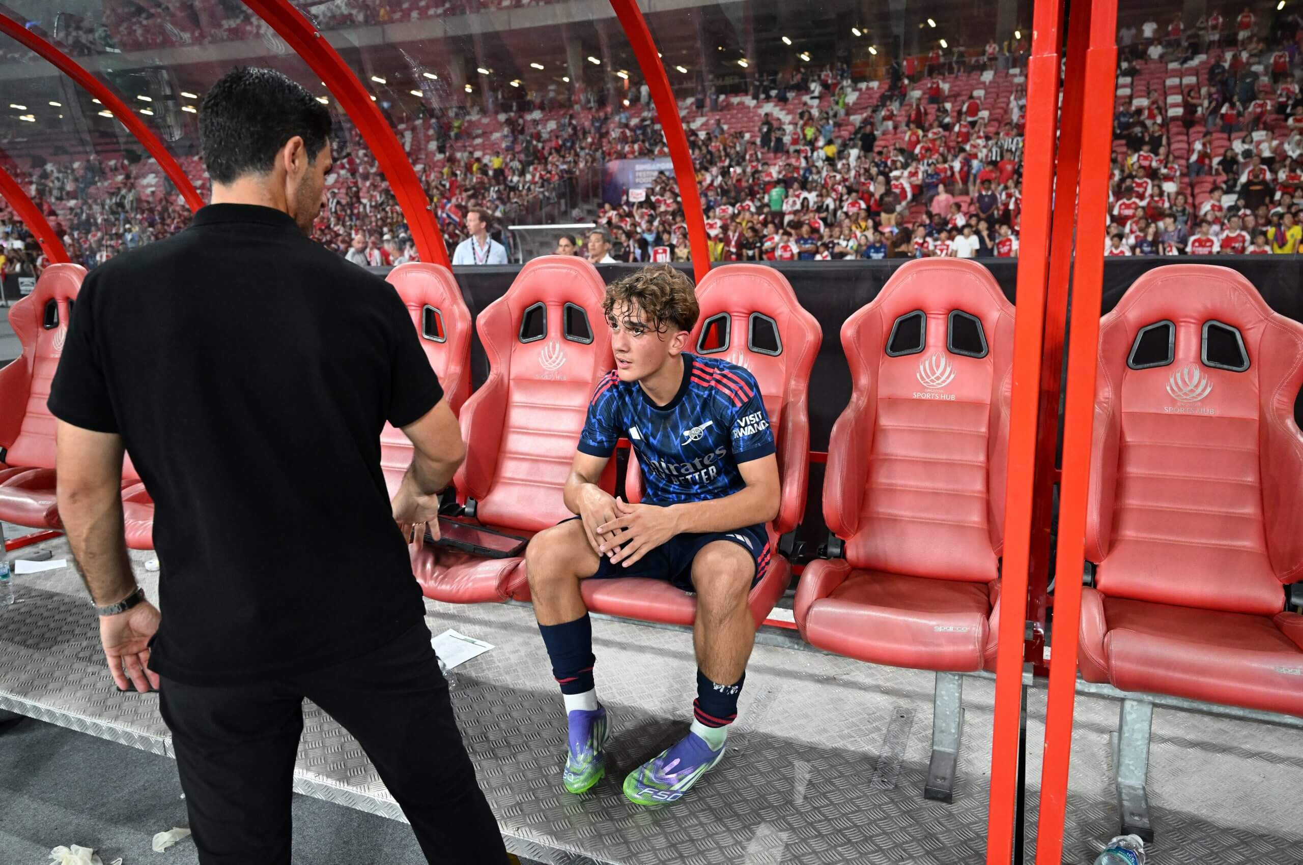 Dowman là tài năng trẻ mới nhất mà Arteta tin tưởng