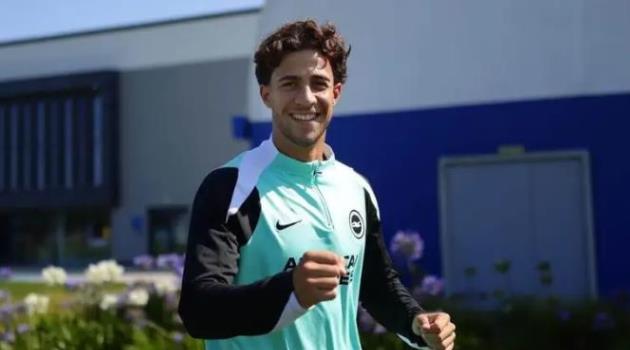 Charalampos Kostoulas là tân binh đắt giá của Brighton.