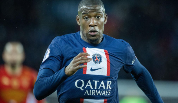 Madueke hoàn toàn mờ nhạt tại PSG. 