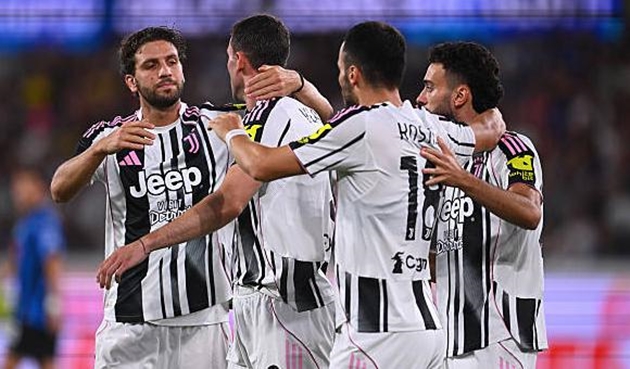 Juventus quật ngã Atalanta ngay trên sân khách.