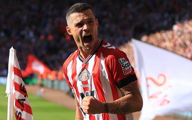 Sunderland đã có màn tái xuất Ngoại hạng Anh như mơ.