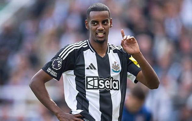 Alexander Isak đang vướng vào những lùm xùm về tương lai.
