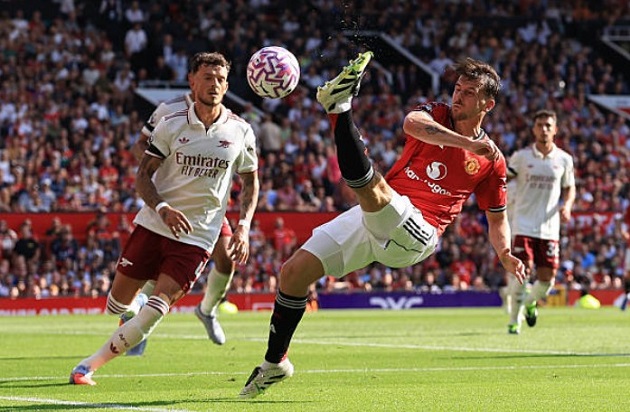 Ben White (7.6): Lên công nhịp nhàng nhưng thường để lộ khoảng trống phía sau, khiến Arsenal nhiều lần bị hở cánh.
