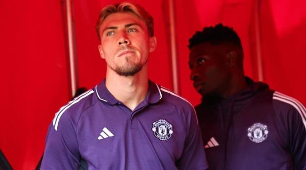 Amorim sẽ giữ Onana, nhưng muốn bán Hojlund.