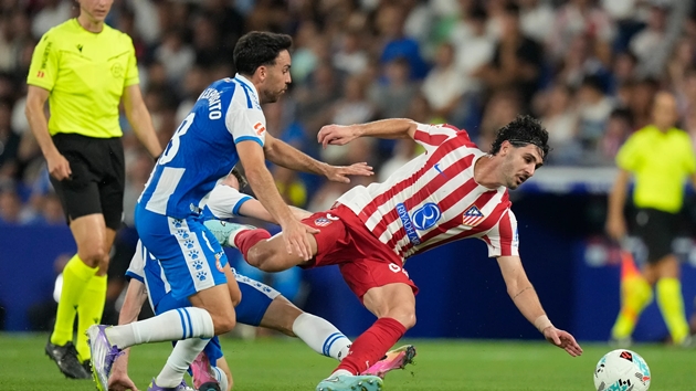 Espanyol đánh bại Atletico Madrid.
