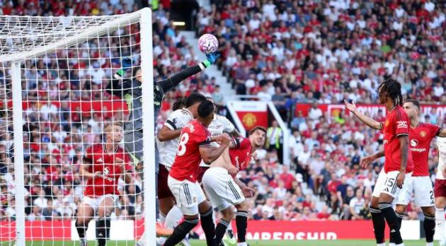 Ảnh bài viết Altay Bayindir và Andre Onana chưa đủ tốt, Man Utd phải hành động