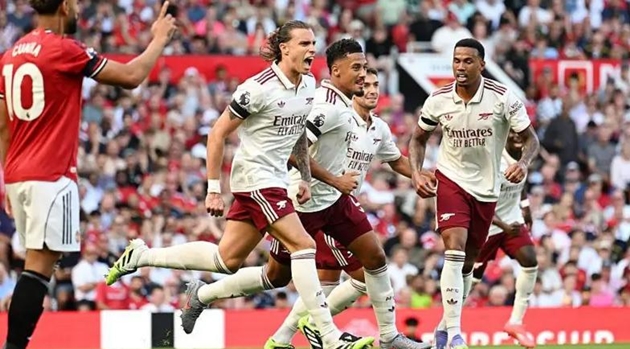 Bàn thắng của Riccardo Calafiori giúp Arsenal đánh bại Manchester United.