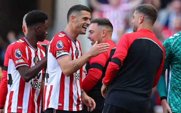 Xhaka và các đồng đội chứng tỏ tham vọng tại Ngoại hạng Anh