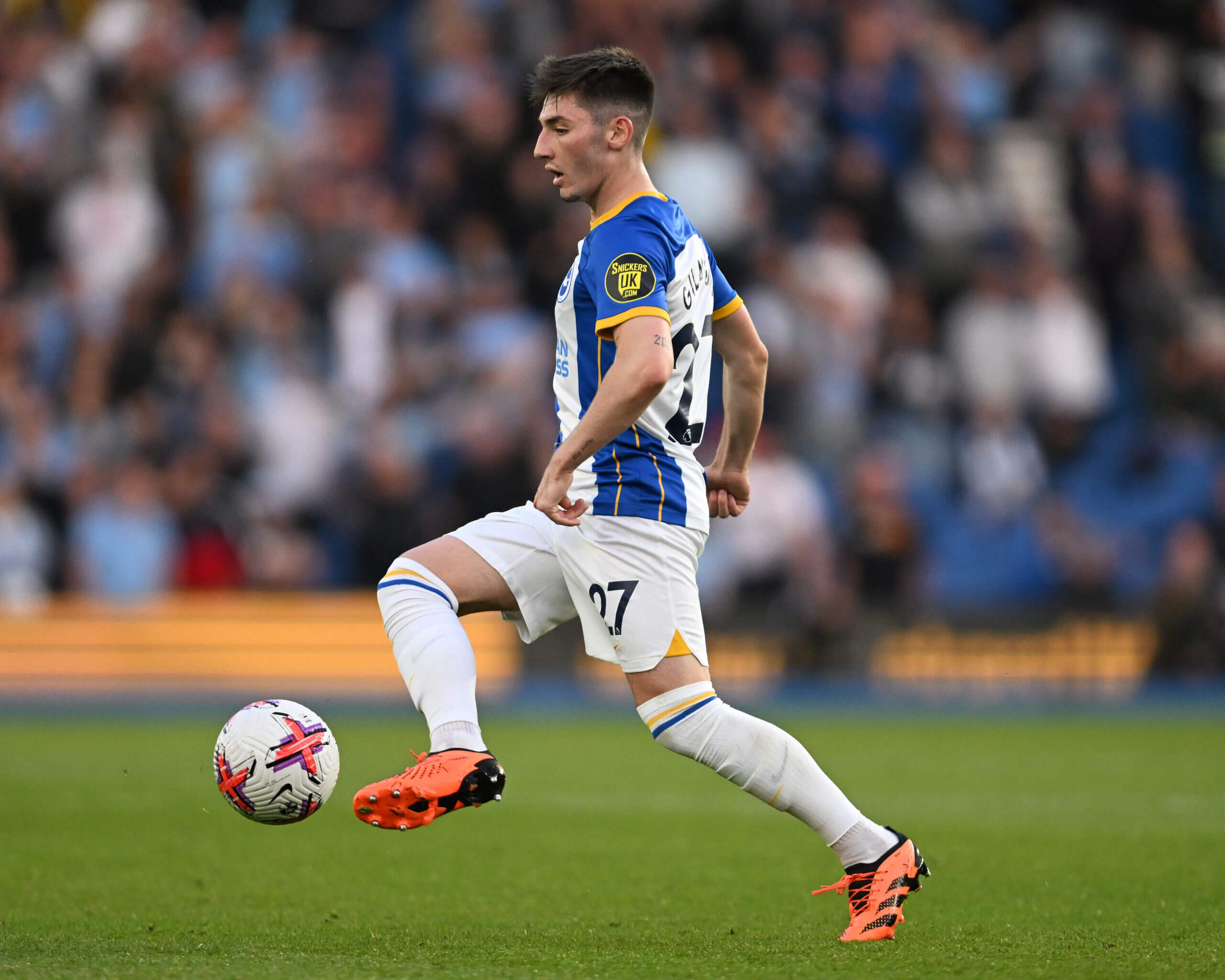 Billy Gilmour là người chịu ảnh hưởng nặng nề vì bị tấn công tinh thần