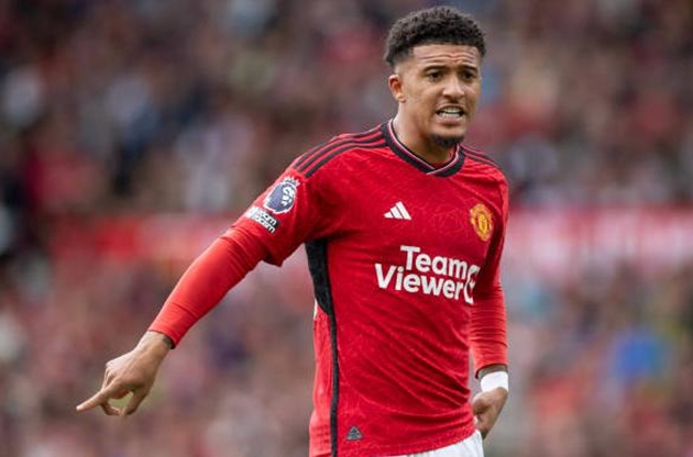 Jadon Sancho vẫn chưa đồng ý với AS Roma.