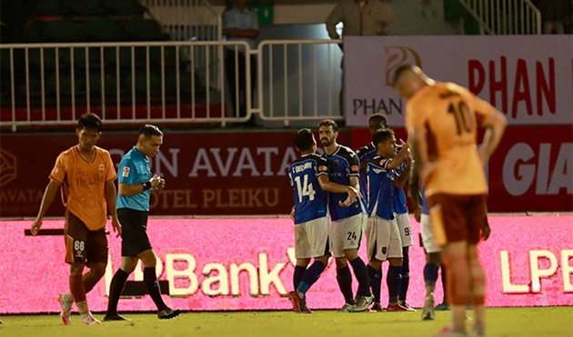 Becamex TP.HCM đánh bại HAGL 3-0