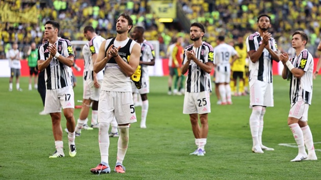 Juventus giữ chân Locatelli