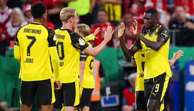 Serhou Guirassy giúp Dortmund giành trọn 3 điểm rời Stadion Essen.