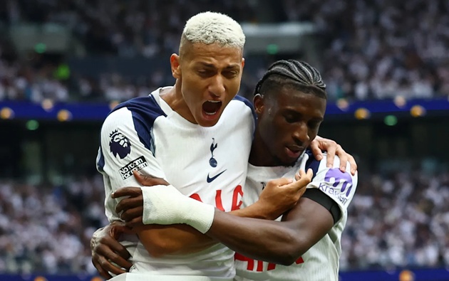 Kudus tỏa sáng trước Burnley