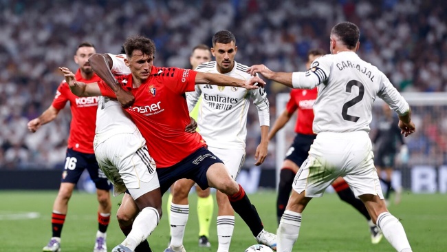 Osasuna có 45 phút đầu tiên chơi kiên cường trước Real.