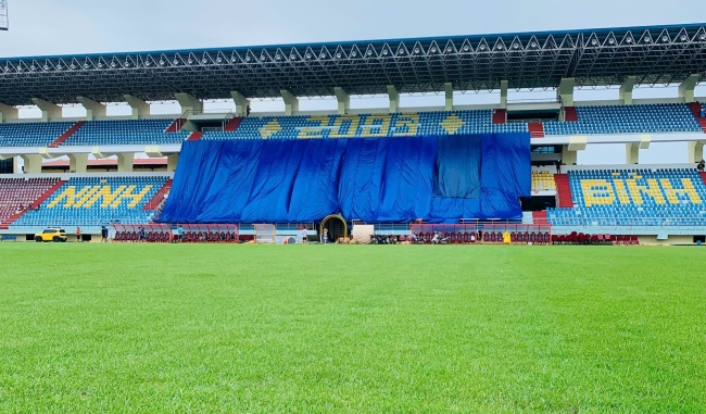 Sân Ninh Bình với diện mạo khang trang.