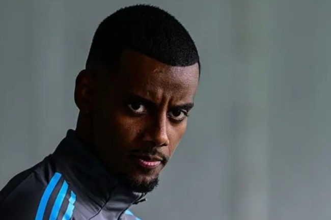 Isak công khai muốn ra đi.