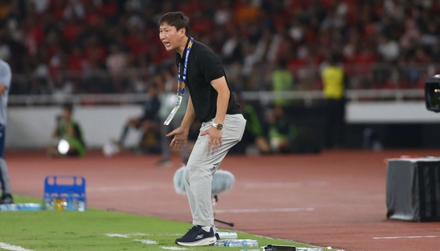 HLV Kim Sang-sik cùng lúc làm 2 nhiệm vụ cho đội tuyển Việt Nam và U23 Việt Nam.