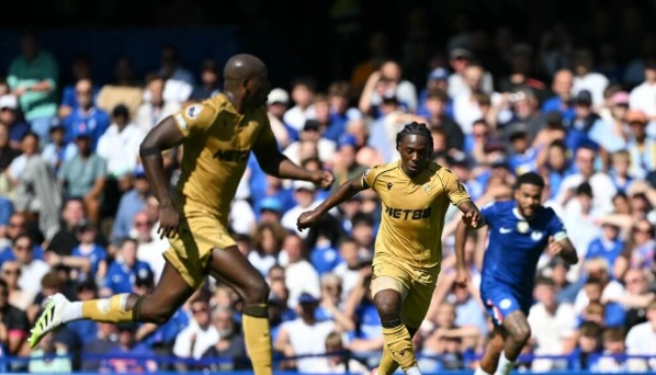 Eze giúp hàng công Pháo thủ cải thiện chiều sâu.