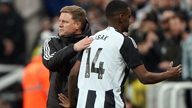 Eddie Howe muốn Isak ở lại