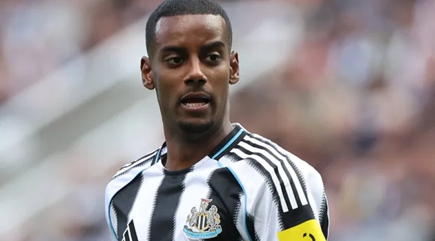 Alexander Isak đang phản bội CĐV Newcastle