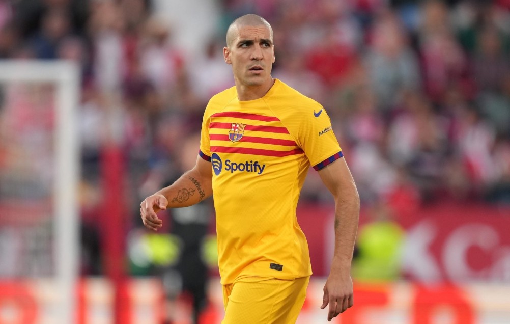 Oriol Romeu cần phải ra đi để giúp Barcelona có thêm khoảng trống nhằm đăng ký cầu thủ cho đội hình.