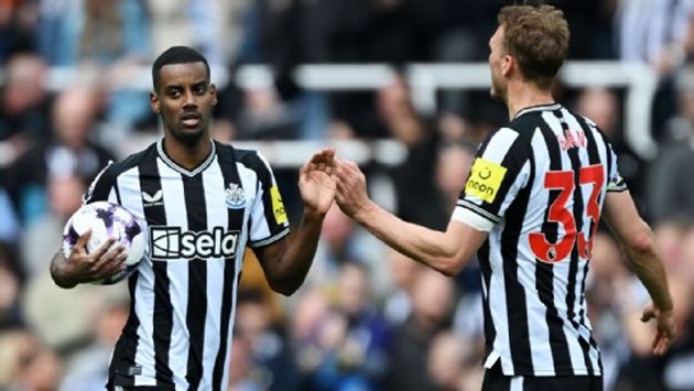 Ảnh bài viết Shearer phê phán Isak, cho rằng tiền đạo Newcastle xử lý sai lầm