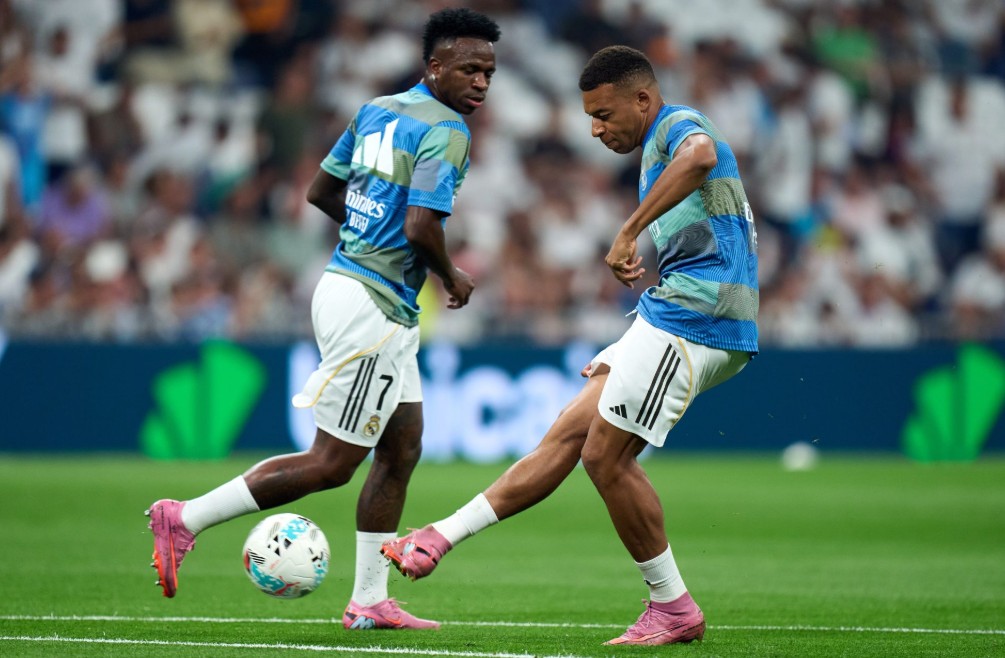 Kylian Mbappe cho thấy khả năng săn bàn xuất sắc so với Vinicius Jr.