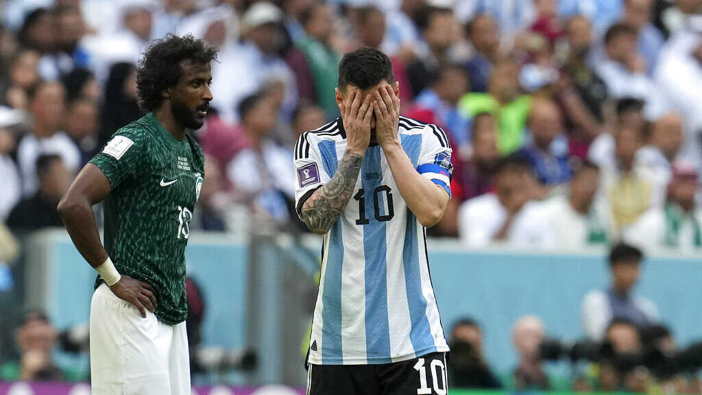 Argentina thua Saudi Arabia ngay trận mở màn World Cup