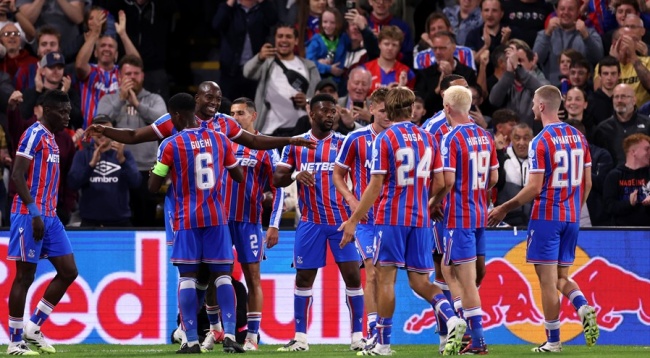 Mateta ghi bàn thắng duy nhất trận đấu.