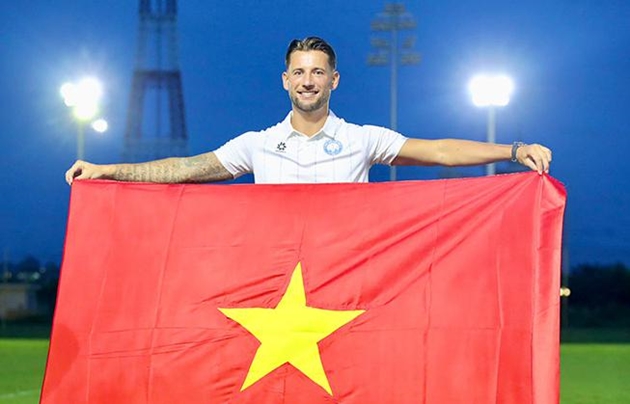 Nam Định chiêu mộ thành công hậu vệ Mitchell Clement Dijks.