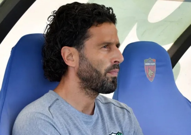 HLV Fabio Grosso của Sassuolo.
