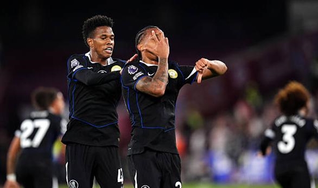 Estevao Willian và Joao Pedro góp công giúp Chelsea giành chiến thắng.