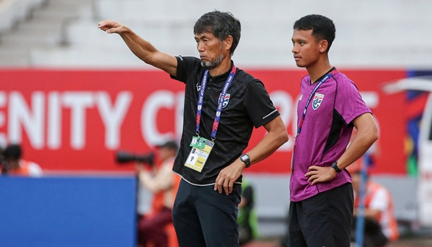 Thái Lan sa thải HLV người Nhật Bản.