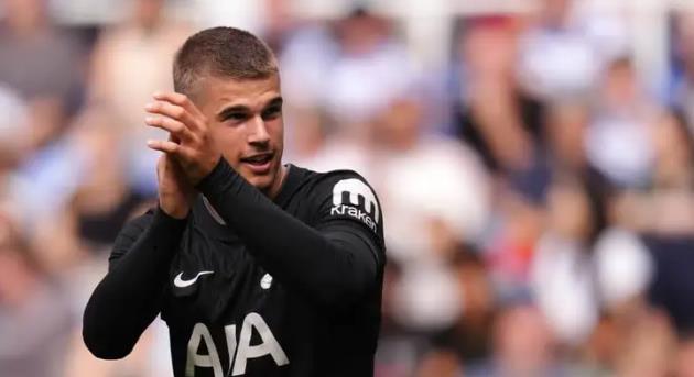 Tottenham có thể cho mượn Luka Vuskovic.