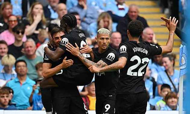 Ảnh bài viết Trafford mắc sai lầm tai hại, Man City thua đau Tottenham tại Etihad